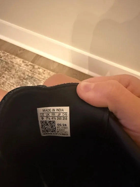 adidas Samba Women’s Black White with Gum Sole Sneakers - Picture 3 of 3